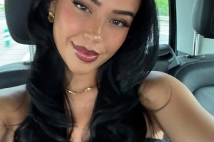 貝林厄姆被合影者捏臀后女友曬照，粉絲：太美了，總是那么時尚！