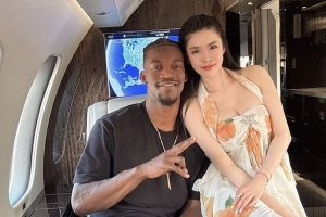 賭城瀟灑去了！美女牌手布蘭妮曬和巴特勒登機合照