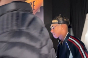 ??亞馬爾在巴西圣保羅度假，觀看NBA總決賽