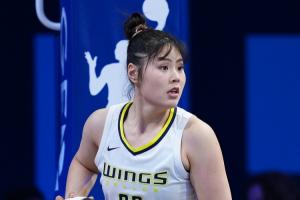 剛加盟就助隊(duì)結(jié)束7連敗??李月汝首秀助達(dá)拉斯飛翼取得賽季第2勝
