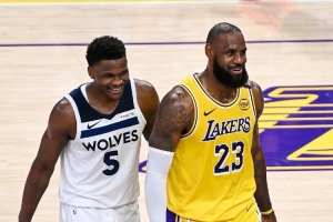 ??蘇群：NBA不存在不想捧華子 若他愿意去本可能把他安排到湖人