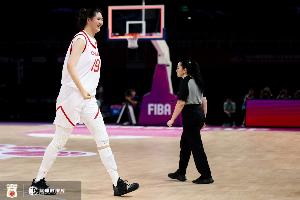 攻防壓制！中國(guó)女籃次節(jié)25-8凈勝日本女籃17分 半場(chǎng)打完領(lǐng)先20分