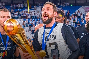 越歪越進??39歲老將貝里內(nèi)利奪意甲冠軍后退役 曾在NBA效力13年
