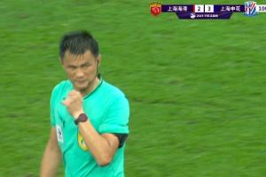 終于結(jié)束了！海港vs申花補時9分鐘，最終李海新101分鐘吹終場哨