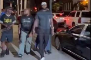 ??TMZ：詹姆斯在紐約被當(dāng)面辱罵“你成不了喬丹！滾回LA！”