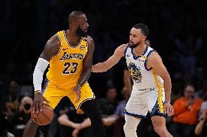 ??A-史密斯排NBA現(xiàn)役Top5：約基奇 亞歷山大 字母 詹姆斯 庫里