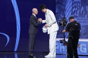 喜報(bào)！楊瀚森首輪第16順位被選中 向其致以最熱烈祝賀&最誠摯祝福