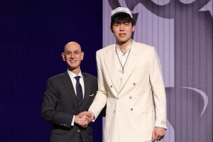 ??理性討論：你看好楊瀚森嗎？他在NBA能達(dá)到什么高度？