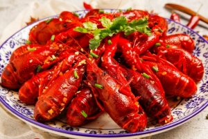 奧登談在中國(guó)的趣事：小龍蝦太好吃 準(zhǔn)備吃4個(gè)一口氣吃了25個(gè)??