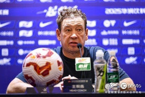 斯盧茨基：今天上半場前半段，我們對(duì)對(duì)手的高位逼搶有些不太適應(yīng)