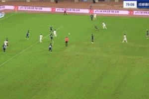 蓉城2-2追平三鎮(zhèn)！德爾加多傳中造點，韋世豪點射破門