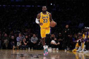 ??詹姆斯連續(xù)八年效力于湖人 個(gè)人NBA職業(yè)生涯最長