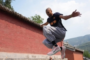 ??真少林足球！文班亞馬任意球圓月彎刀直飛死角破門
