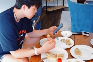 瀚森赴美日記 | 7月1日 楊媽媽包的水餃很美味！