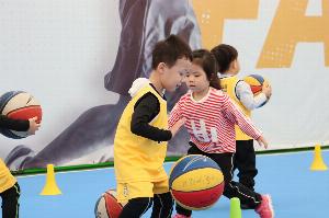 比賽進行8天！全國U14青少年籃球聯(lián)賽拉動當?shù)叵M超300萬元