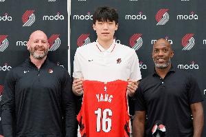 青島男籃將擁有楊瀚森的CBA獨家簽約權(quán) 每個賽季都可為其辦預(yù)注冊