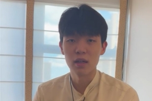 到美國之后有什么不適應的事情？楊瀚森：我變成老外了??