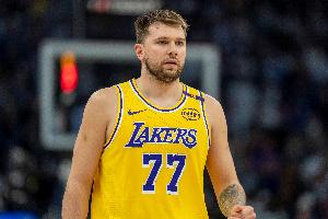 Windhorst：東契奇將成今夏NBA焦點(diǎn) 他續(xù)約與否都會(huì)決定湖人走向