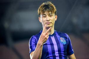 津媒：國足分組對抗巴頓出任右邊后衛(wèi)，他將和高準翼競爭主力