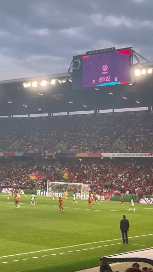 若塔，ole，ole！女足歐洲杯葡西對決，第20分鐘球迷高歌緬懷若塔