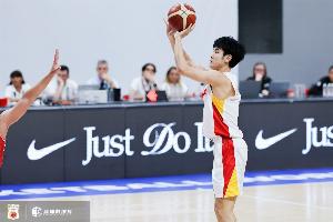 傾盡全力！張博源16中8得到16分全隊(duì)最高 另有6板2助3斷