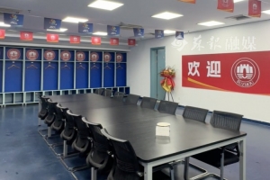 蘇媒：蘇州隊球員賽后打掃干凈客隊更衣室，留下明信片感謝南京