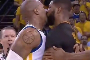 ??說(shuō)說(shuō)你印象中NBA最有趣的一幕是哪一幕？