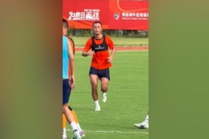 記者：孫正傲正迅速融入海牛戰(zhàn)術(shù)體系，下輪中超有望出戰(zhàn)