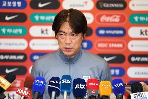 東體：韓國隊取勝頭號功臣當屬李東炅，隊內(nèi)多人具備旅歐實力