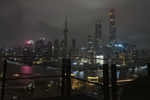 小孩哥首次中國(guó)行！亞馬爾社媒曬上海夜景照片