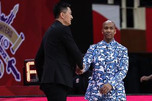 點(diǎn)名！馬布里談NBA更文明：那不會(huì)出現(xiàn)像杜鋒這樣故意絆你的教練