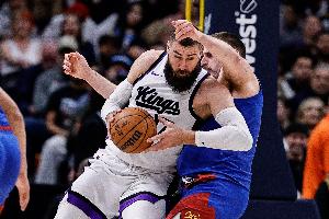 塞媒：約基奇給瓦蘭打了電話 說服他繼續(xù)征戰(zhàn)NBA