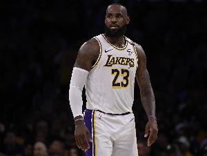 名記：在詹姆斯23年的NBA生涯中 首次未被球隊(duì)極力挽留