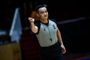 中國(guó)元素+1??上賽季CBA十佳裁判之一的孫健吹罰開(kāi)拓者vs灰熊