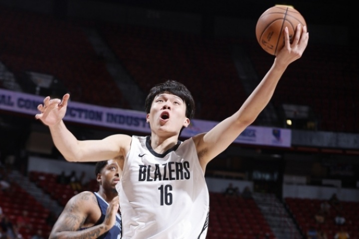 對手注意到你了！楊瀚森首節(jié)4投2中得到4分1板1助 也有2失誤2犯規(guī)