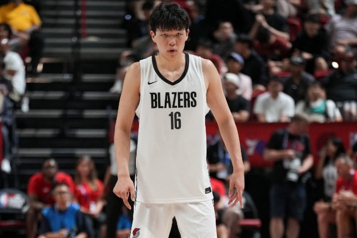 ??小心保羅舉報！拓記：顯然楊瀚森不怎么愛把球衣塞進腰間