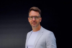 TA：索爾福德任命前城市足球高管加文-弗萊格為CEO，目標升入英甲