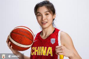攻防壓制！楊舒予&翟若云飆進三分 中國女籃9-0收官&首節(jié)領(lǐng)先15分