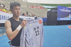 蘇州東吳門將李新宇19日中甲比賽結(jié)束后，20日將馳援蘇超揚(yáng)州隊(duì)