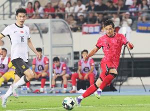 巴頓：與日本韓國(guó)確實(shí)有差距，東亞杯強(qiáng)度和中超完全是兩個(gè)概念