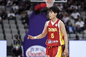 加油！中國女籃半場42-23新西蘭！楊舒予10+3+3 張子宇4分鐘6分