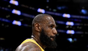 美記：亞馬遜一直在積極爭(zhēng)取讓詹姆斯退役后成他們NBA報(bào)道的門面
