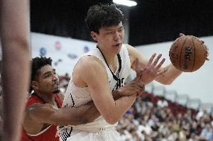 夏聯(lián)主帥：楊瀚森肯定是賭城最受歡迎的人 他的從容令人印象深刻