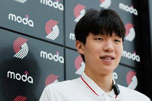 麥穗豐：楊瀚森場場比賽都在找自己的缺點 下場時也主動承擔責任