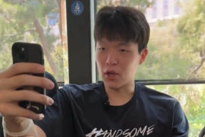 楊瀚森回復(fù)網(wǎng)友留言：最喜歡動漫人物是名偵探柯南 沒隊友欺負我