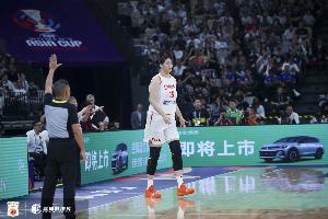 媒體人：張子宇是進(jìn)攻強(qiáng)點(diǎn)和防守弱點(diǎn) 她只要上場(chǎng)就必須是主攻點(diǎn)