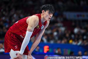籃網(wǎng)媒體：籃網(wǎng)暫未簽下曾凡博 但可能會(huì)在訓(xùn)練營(yíng)開始前簽下他