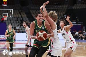 日本女籃主帥談決賽：我對(duì)球隊(duì)感到驕傲 澳大利亞今天是更好球隊(duì)