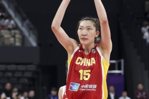媒體人：韓旭也就26歲但感覺(jué)在國(guó)家隊(duì)打了好久 她仍是世界級(jí)中鋒