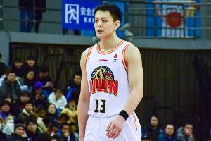 吉林有姜宇星頂薪獨家簽約權(quán) 執(zhí)意留人的話后者幾乎無法拒絕